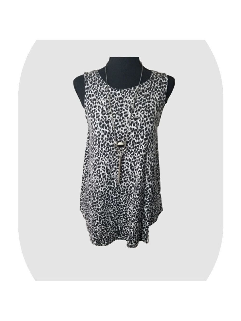 Old Navy Sleeveless animal print Tshirt. C1b2-11